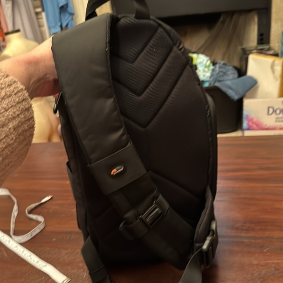 Lowepro black Slingshot backpack (see measurements) - Picture 8 of 8